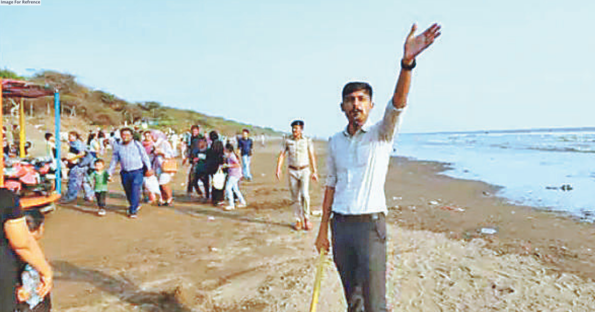 4 of family from Asind on vacation in Gujarat drown in Arabian Sea